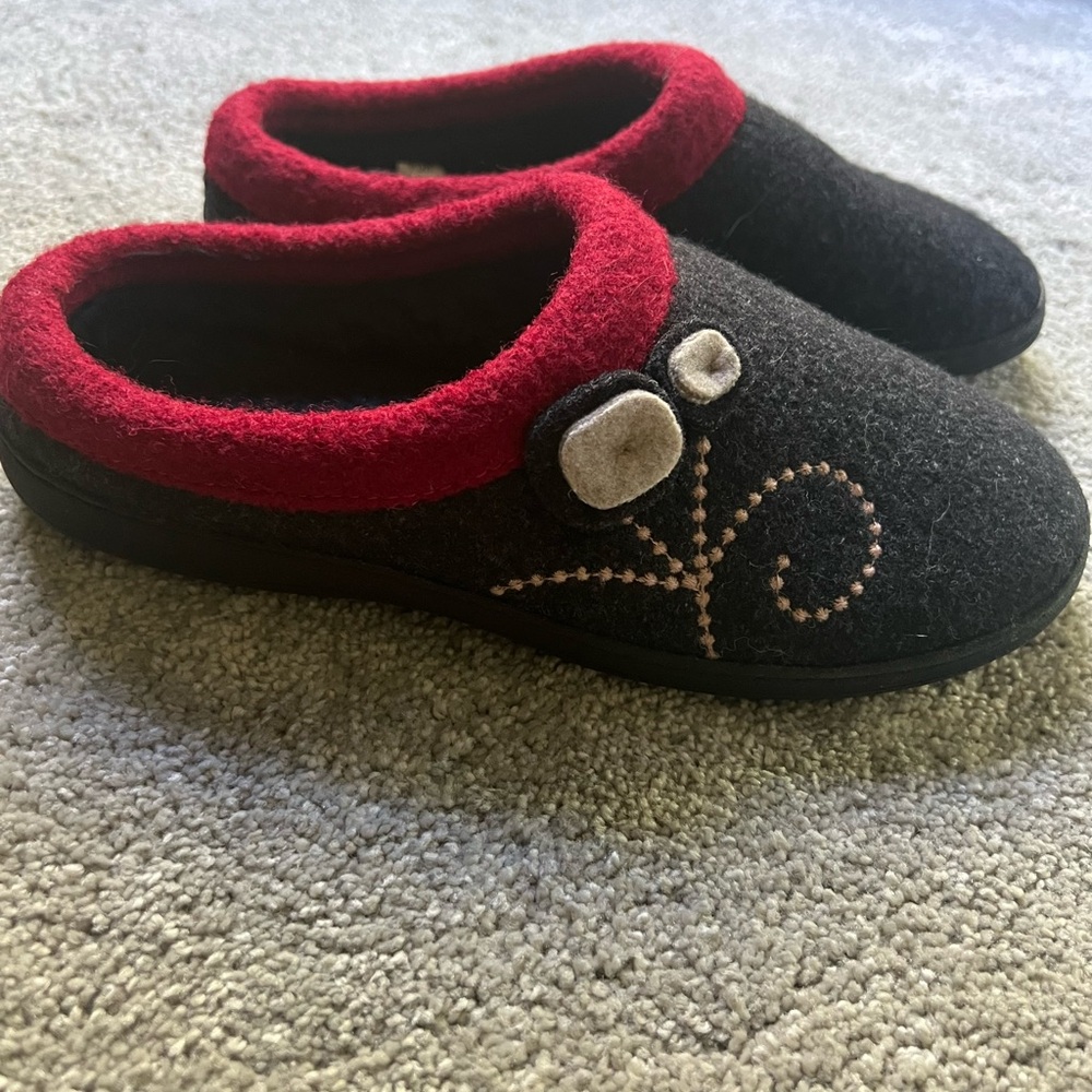 Acorn Black Mules with Red Trim